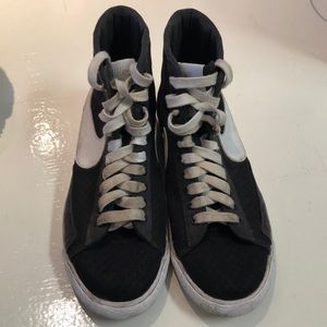 Black nike high top sneaker